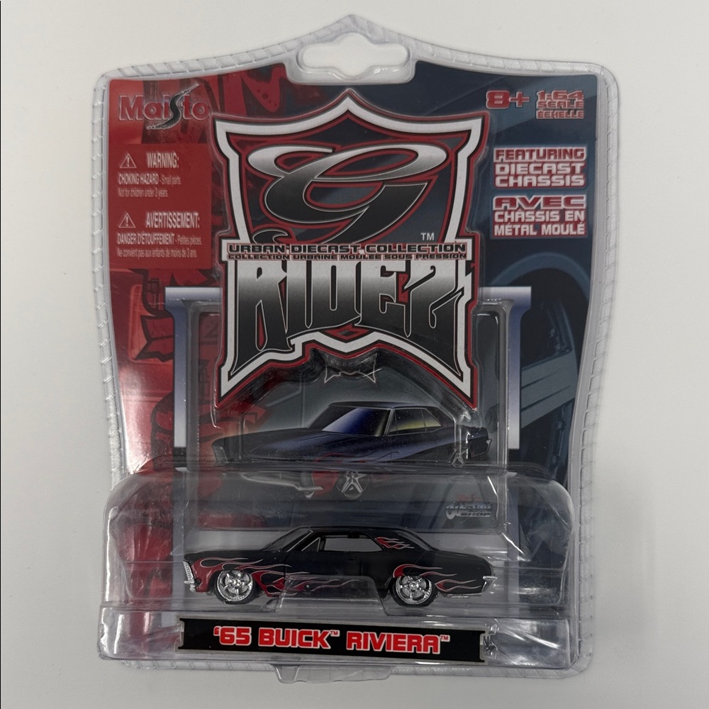 Maisto Black '65 Buick Riviera Diecast Car